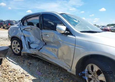 2010 Honda Accord 2.4 Lx z USA, uszkodzony, nr VIN 1HGCP2F30AA174895